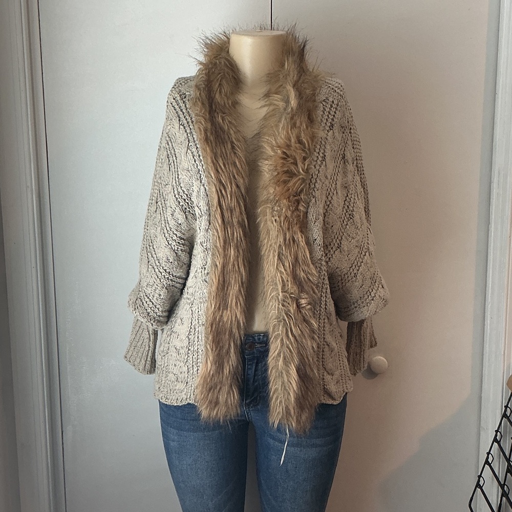 Cozy Faux Fur Trim Cable Knit Sweater quarter sleeve